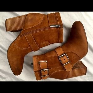 Vince Camuto whiskey brown boots size 8 -38